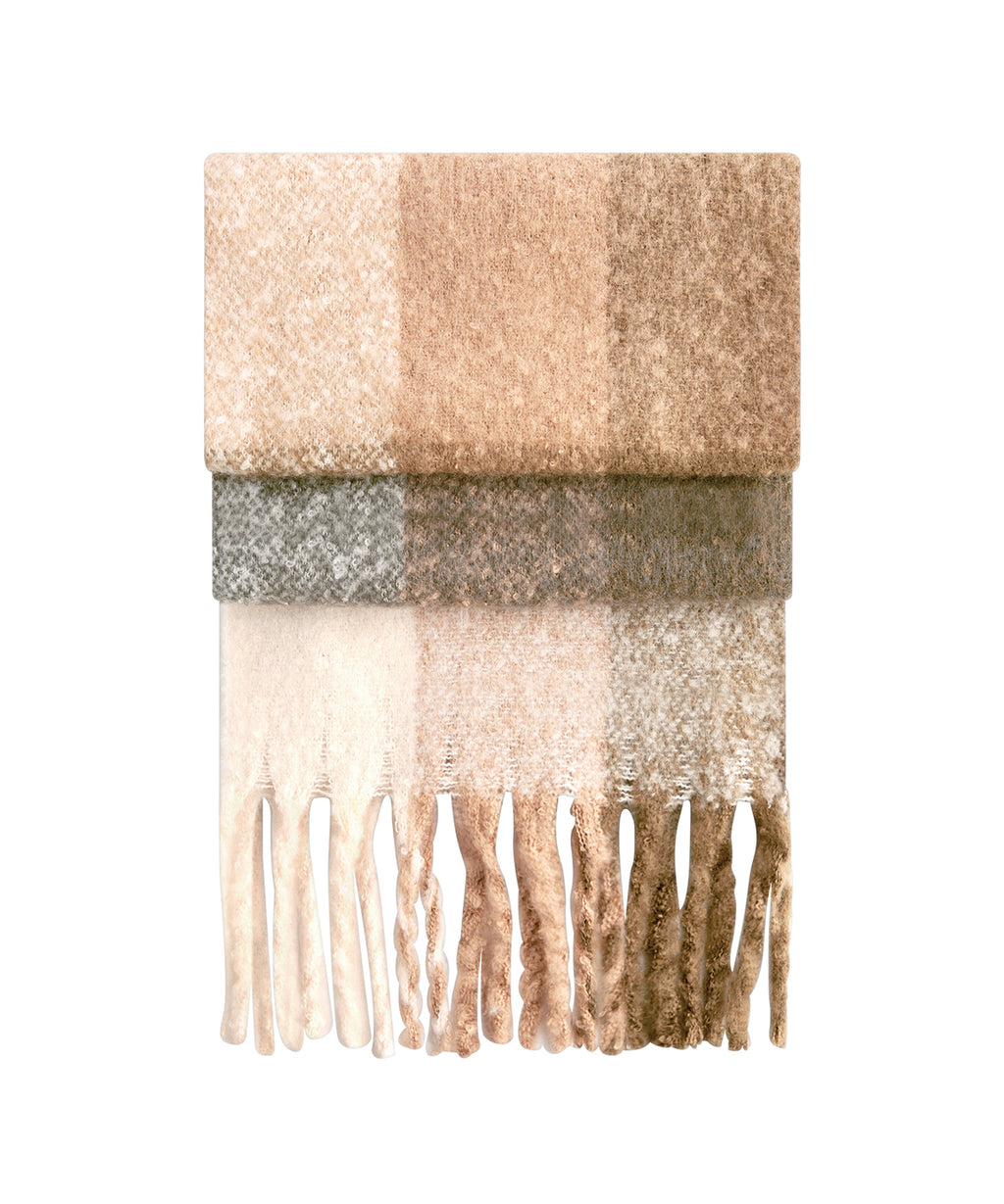 Fluffy check scarf