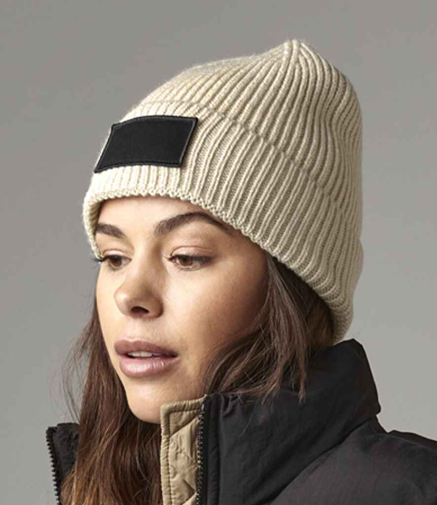 Beechfield Fashion Patch Beanie - Oatmeal/Black