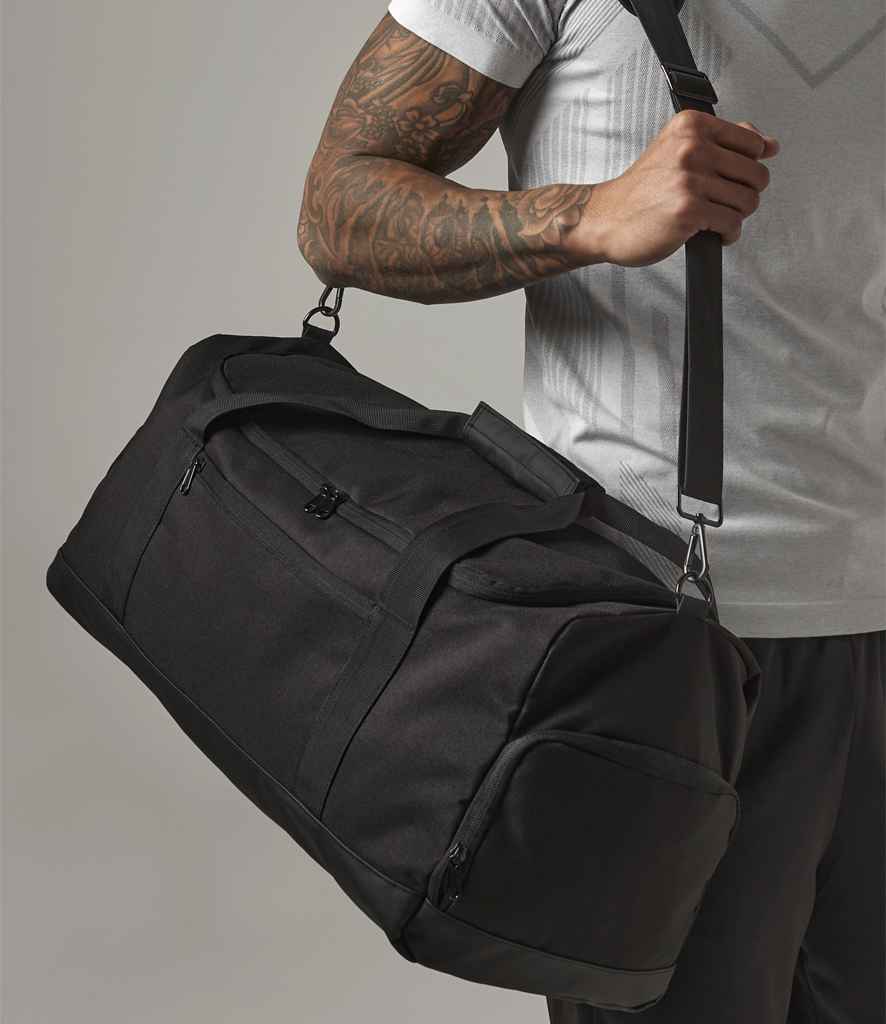 BagBase Medium Training Holdall - Black