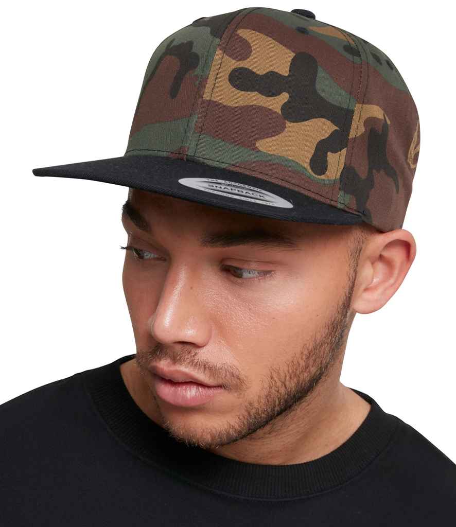 Flexfit Two Tone Classic Camo Snapback Cap - Green Camo/Black