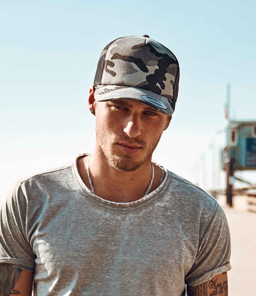 Flexfit Classic Camo Trucker Cap - Dark Camo/Black